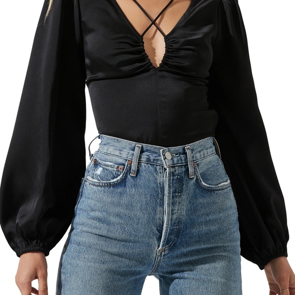 ASTR the Label Black Keyhole Cutout Top Size Small New with Tags! - Picture 9 of 9